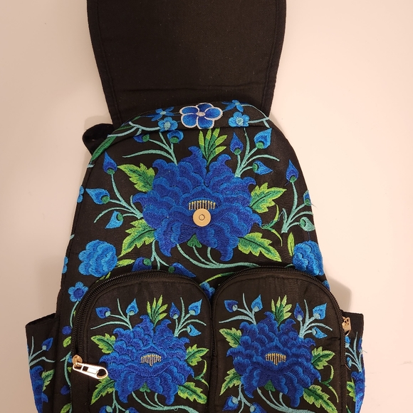 Backpack - Picture 2 of 6